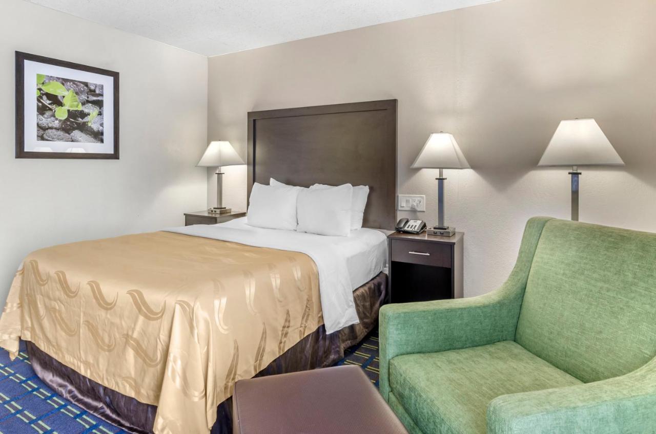 Econo Lodge Waynesboro - Skyline Drive Bagian luar foto